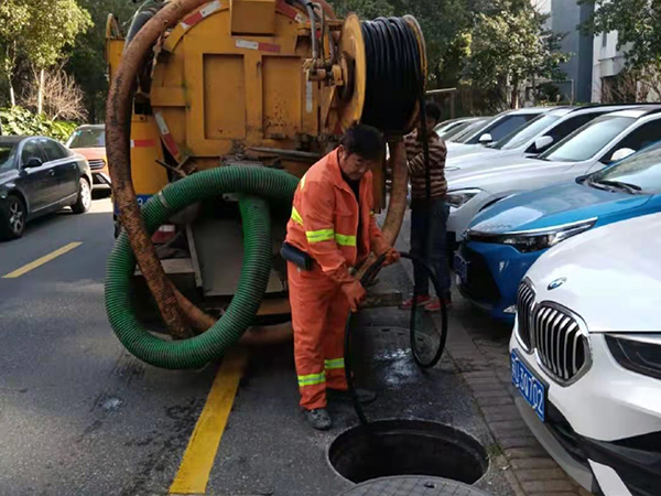 金湾排污管道清淤